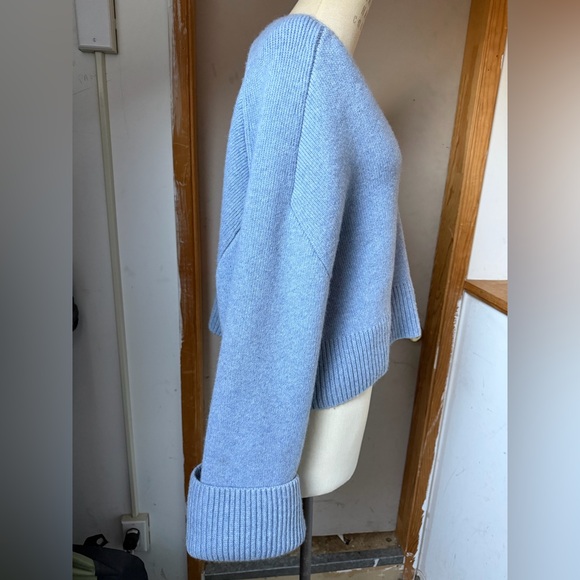 $1480 KHAITE Lenina Cashmere V-Neck Light Blue Sweater - Size M - Picture 2 of 13
